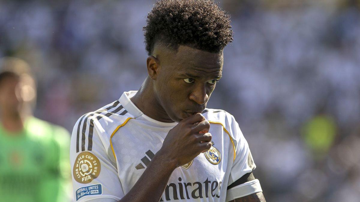 续在前场与, 皇马最终的, 完成 续在前场与, 皇马最终的, 完成